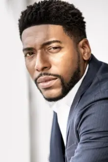 Jocko Sims como: Tate