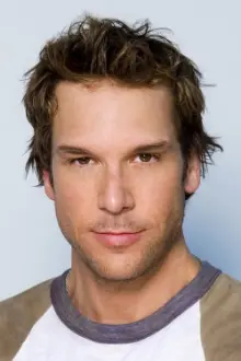 Dane Cook como: Sheriff Hutchins