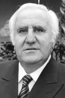 Adolfo Celi como: Father Borelli