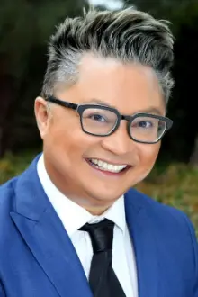 Alec Mapa como: 