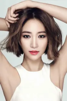 Go Joon-hee como: Park Tan-ya