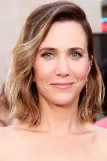 Kristen Wiig como: Lucy Gru / Blanche (voice)