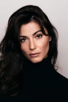 Elysia Rotaru como: Cassie Piper