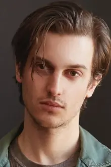 Peter Vack como: Luke