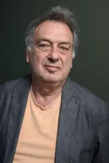 Stephen Frears como: Man