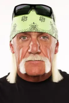 Hulk Hogan como: Hulk Hogan/Hulk Machine