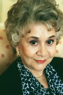 Joan Plowright como: Ela mesma