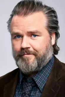 Tyler Labine como: Nick