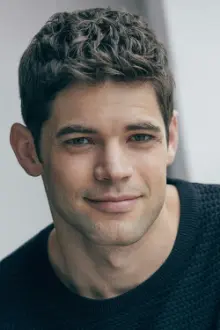 Jeremy Jordan como: Jeremy Jordan