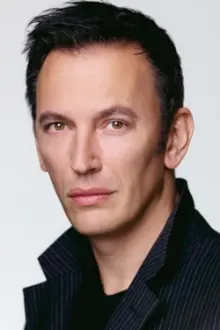 Steve Valentine como: Wayne