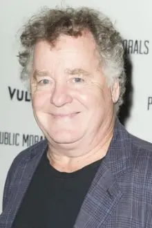 Peter Gerety como: Marshall