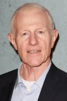 Raymond J. Barry como: Roger Guidry