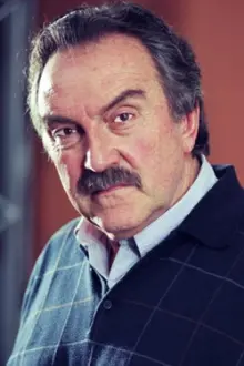 Pedro Armendáriz Jr. como: Widower Roman