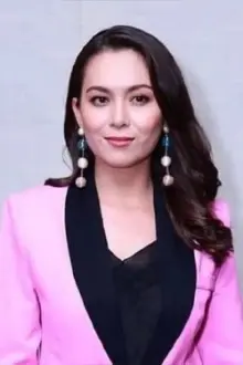 Siti Saleha como: Juliana