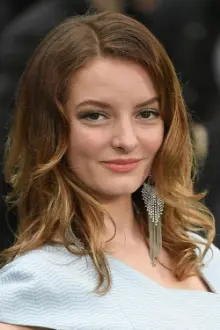 Dakota Blue Richards como: Sarah