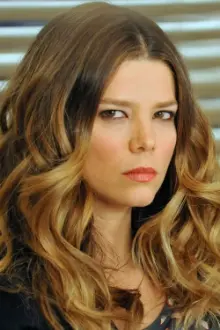 Juana Acosta como: María