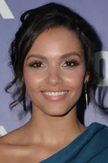 Jessica Lucas como: Lisa