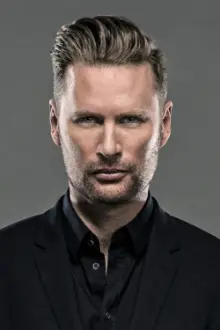 Brian Tyler como: 