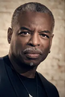 LeVar Burton como: Vinnie Davis