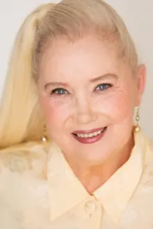 Sally Kirkland como: Realtor