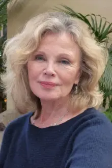 Marta Kristen como: Judy Robinson