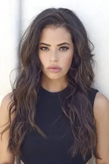 Chloe Bridges como: Zoey