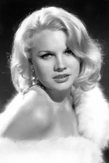 Carroll Baker como: Sandy Marshall