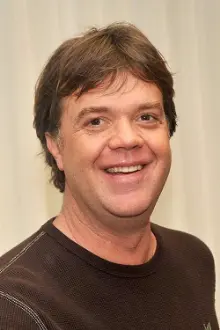 Jason Lively como: Warren McCloud