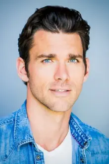 Kevin McGarry como: Jake Stevens