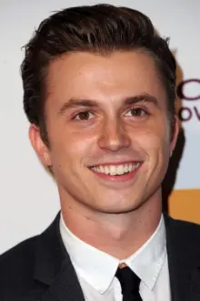 Kenny Wormald como: Ren MacCormack