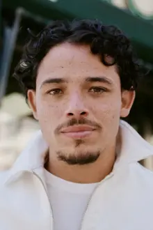 Anthony Ramos como: Parker Robbins / The Hood