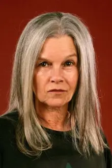 Geneviève Bujold como: Sœur Cécile (72 ans)