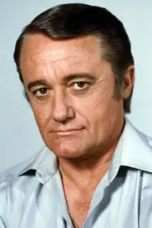 Robert Vaughn como: Ed Ryland