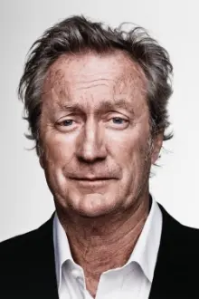 Bryan Brown como: Bob Campbell