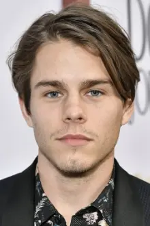 Jake Manley como: Owen