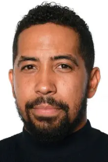 Neil Brown Jr. como: Spider