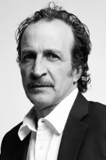 Daniel Giménez Cacho como: Dr. Federico Forni