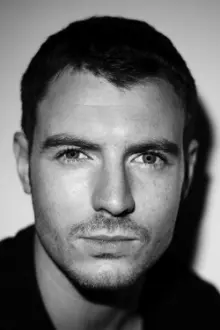 Richard Flood como: Theo Richter