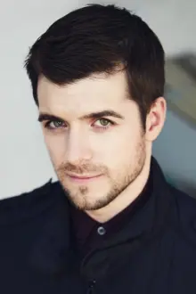 Dan Jeannotte como: Theo