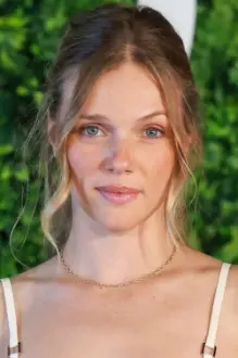 Tracy Spiridakos como: Megan