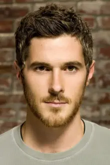 Dave Annable como: Dr. Pierce Harrison