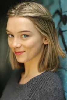 Eloise Smyth como: Akae