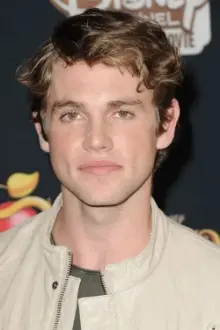 Jedidiah Goodacre como: Drew