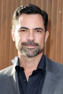 Danny Pino como: Roman Compte