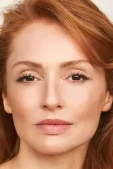 Cristina Castaño como: María Dolores