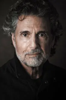 Chris Sarandon como: Ben Kline / Miklos Radnoti