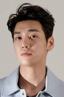 Kim Young-kwang como: Kang Jin-gu
