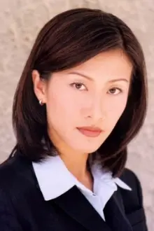 Flora Chan como: Christine Fong