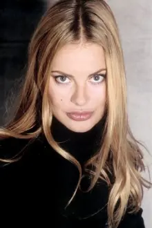 Xenia Seeberg como: Xev Bellringer