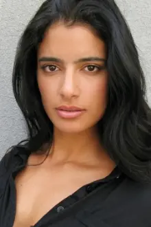 Jessica Clark como: Paris